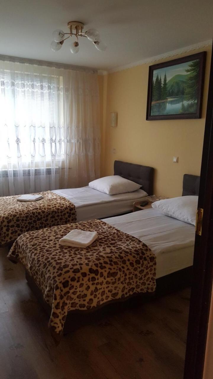 Zatishok Guest House Rakhiv Eksteriør billede