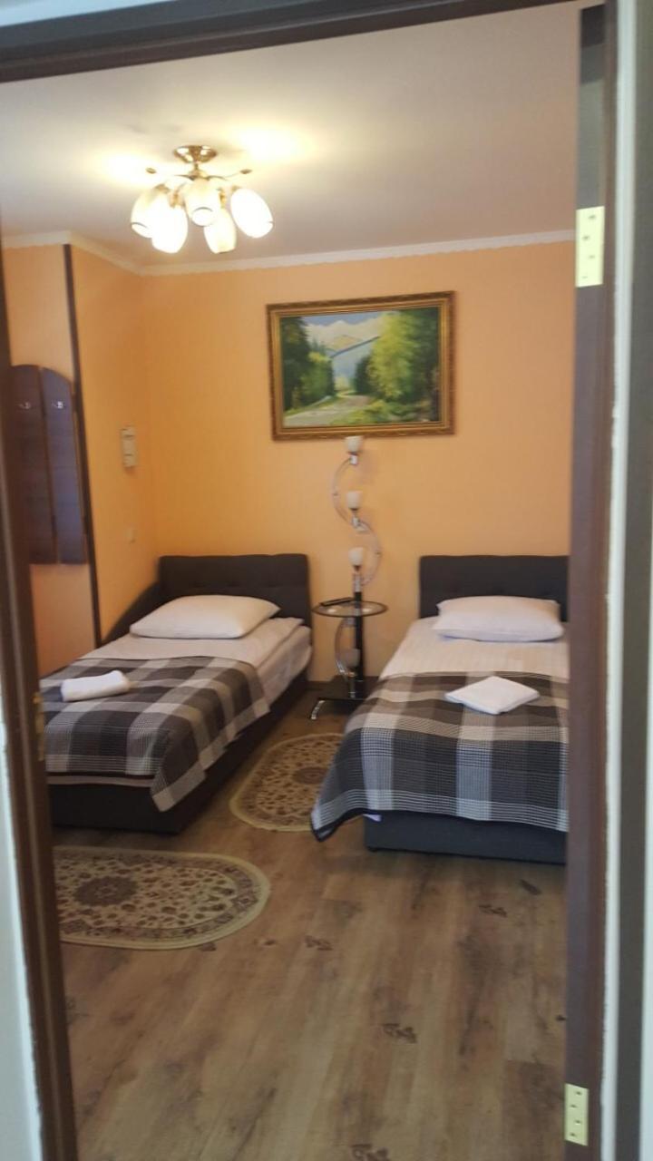 Zatishok Guest House Rakhiv Eksteriør billede